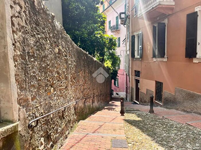 Appartamento con 5 locali in vendita in Salita Inferiore San Rocchino, Genova