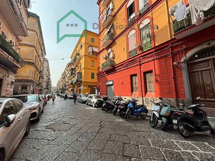 Appartamento monolocale in affitto in Via Benedetto Cairoli, Napoli