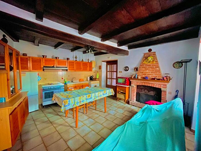 Casa quadrilocale in vendita in Via Musigliano Gremiasco Alessandria, Gremiasco