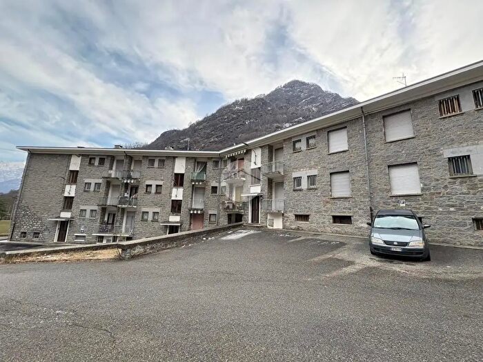 Appartamento trilocale in vendita in Via Ceresole, Locana