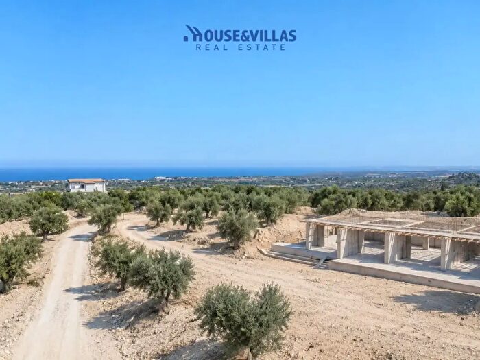 Casa quadrilocale in vendita in Via Dogali E Saati, Noto