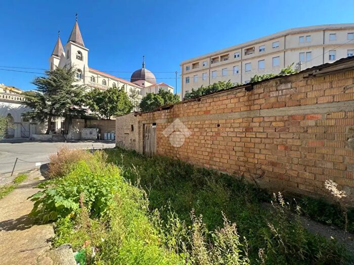 Casa quadrilocale in vendita in Via Don Luigi Orione, Reggio Calabria