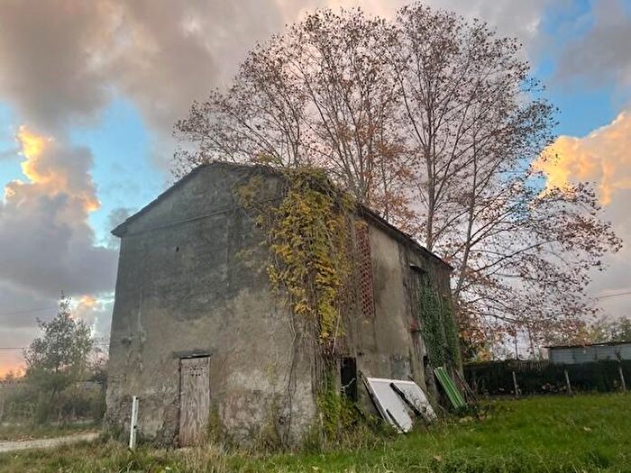 Casa con 7 locali in vendita in S Cristoforo, Massa