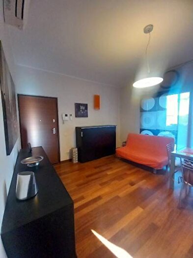 Appartamento trilocale in affitto in Via Emilio Treves, Udine, Milano