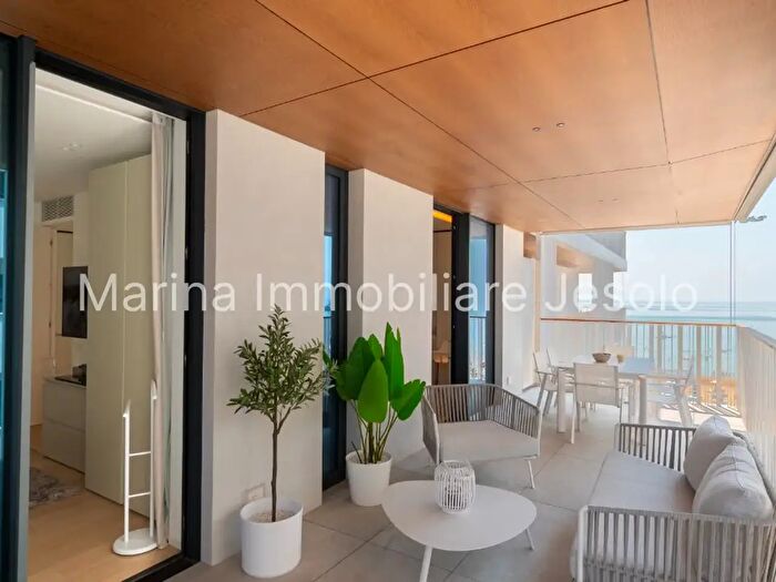 Appartamento trilocale in vendita in Via Padova, Jesolo
