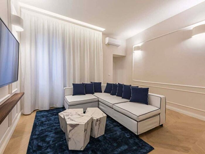Appartamento trilocale in affitto in Via Pietrapiana, Sant'Ambrogio, Firenze