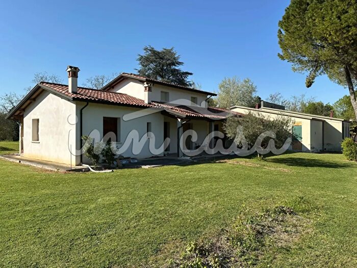Casa con 10 locali in vendita in Faenza