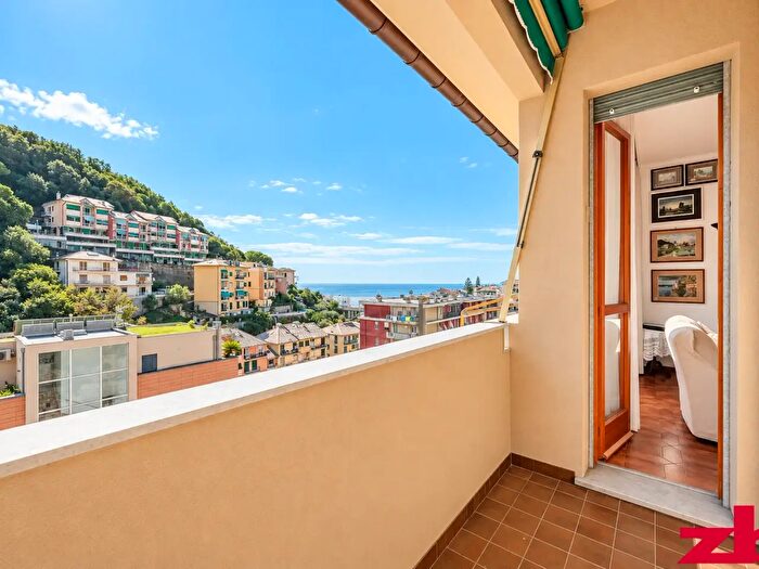 Appartamento quadrilocale in vendita in Via Sessarego, Bogliasco