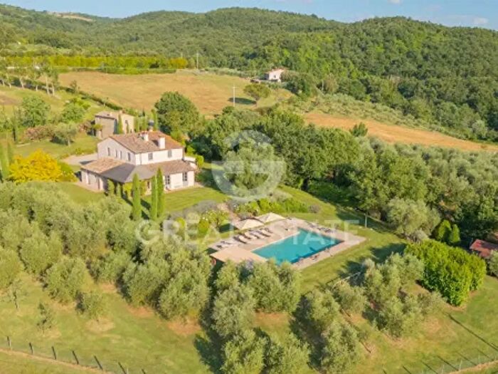 Casa con 6 locali in vendita in San Casciano Dei Bagni