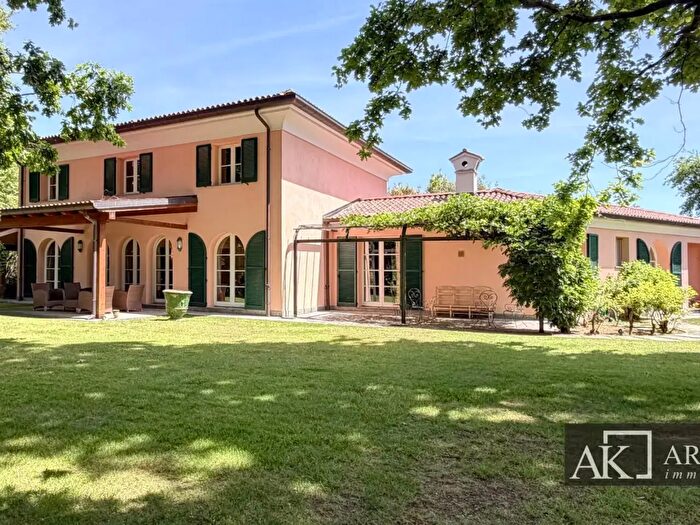 Casa con 7 locali in vendita in Via Sant'Isidoro, Bogogno