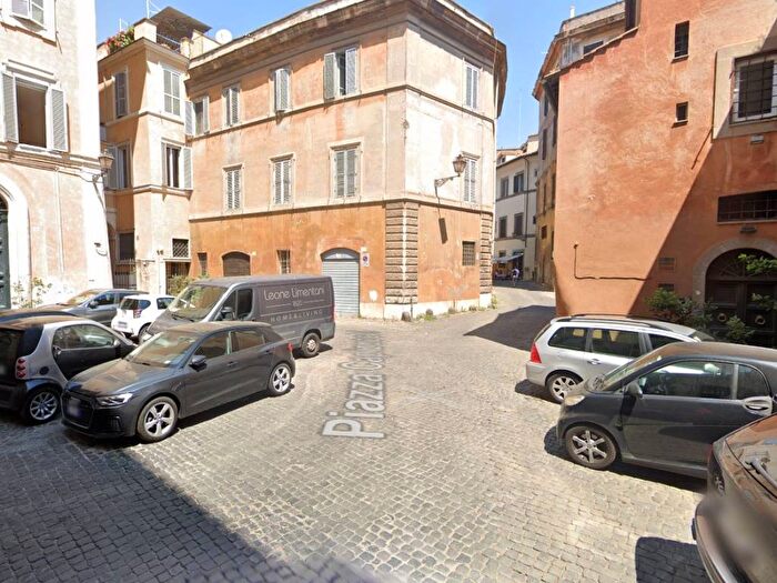 Appartamento con 6 locali in affitto in Piazza Margana, Largo Argentina, Roma