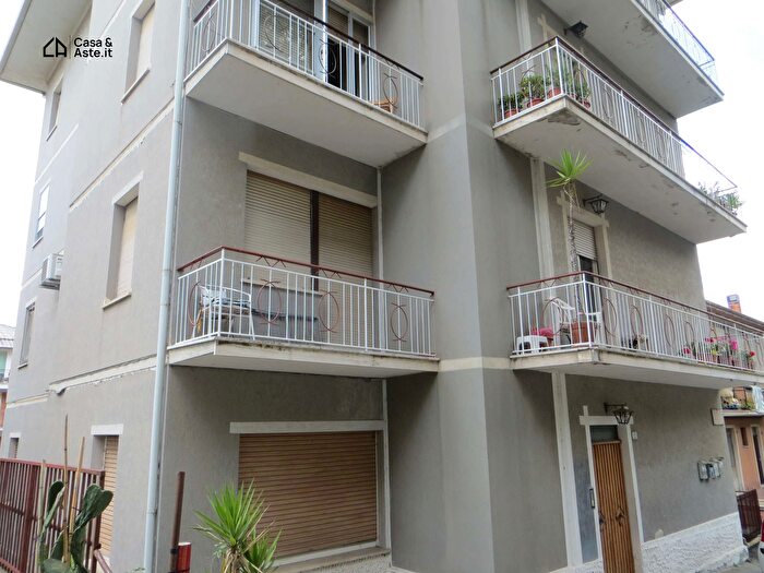 Appartamento con 6 locali in vendita in Monte San Giusto