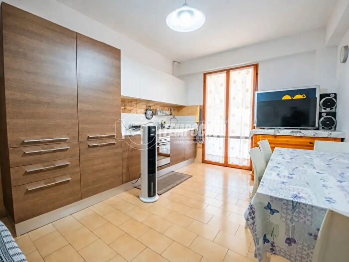 Appartamento trilocale in vendita in Via Po, Montemarciano