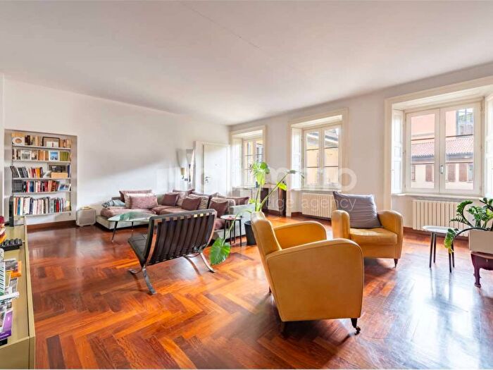 Appartamento quadrilocale in affitto in via Lanzone, SantAmbrogio, Milano