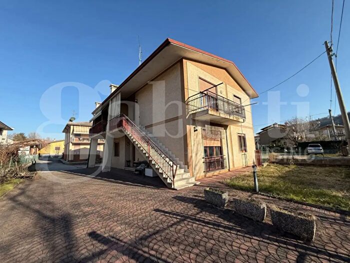 Appartamento con 5 locali in vendita in Via Cortiana, Castelgomberto