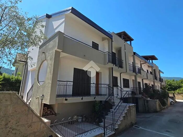 Casa con 5 locali in vendita in Via Starza, Sant'Agata De' Goti