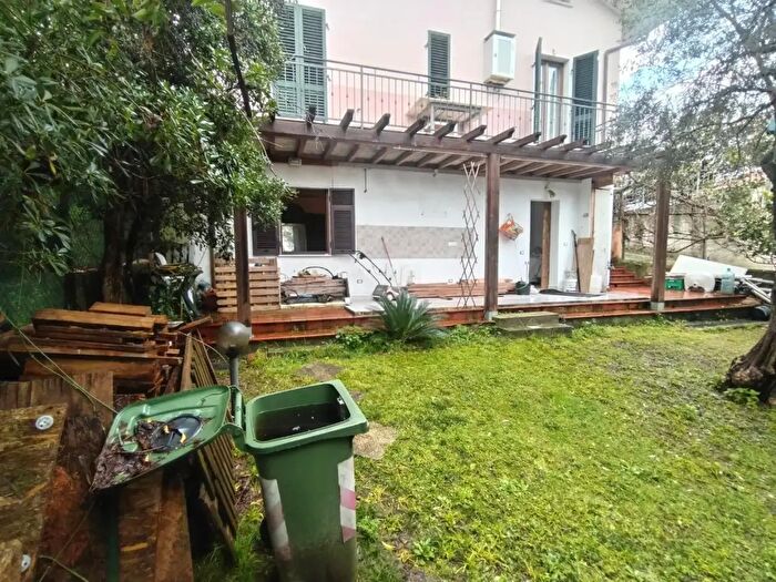 Appartamento bilocale in vendita in Massa