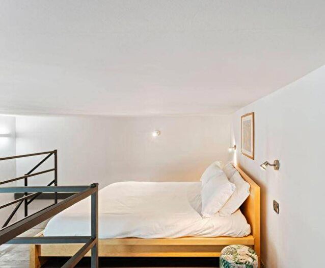 Appartamento bilocale in affitto in Via Ruggero di Lauria, Sempione, Milano