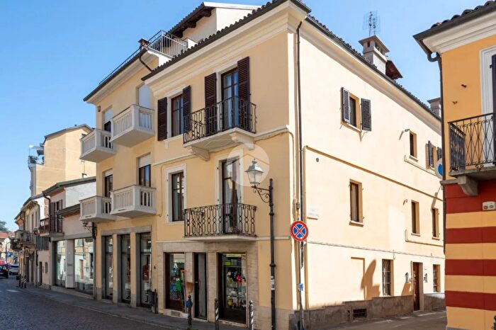 Appartamento trilocale in vendita in Via N S della Scala, Chieri