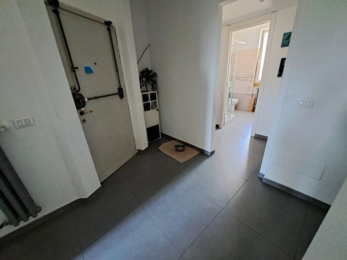 Appartamento trilocale in vendita in Via Val Trompia, Milano