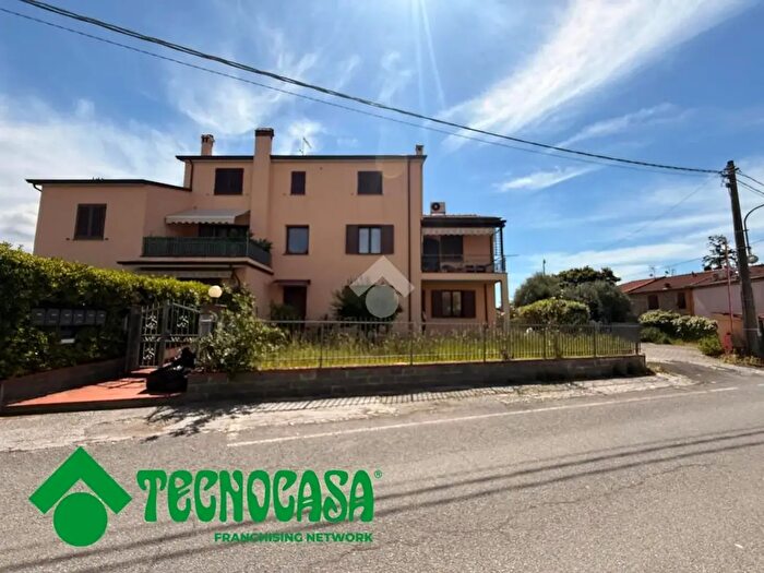 Appartamento quadrilocale in vendita in Via Alta Vecchia, Sarzana