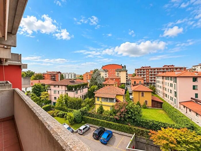 Appartamento trilocale in vendita in Via Gianpaolo Lolmo, Bergamo