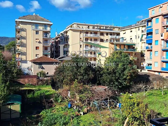 Appartamento trilocale in vendita in Viale Torino, Rapallo