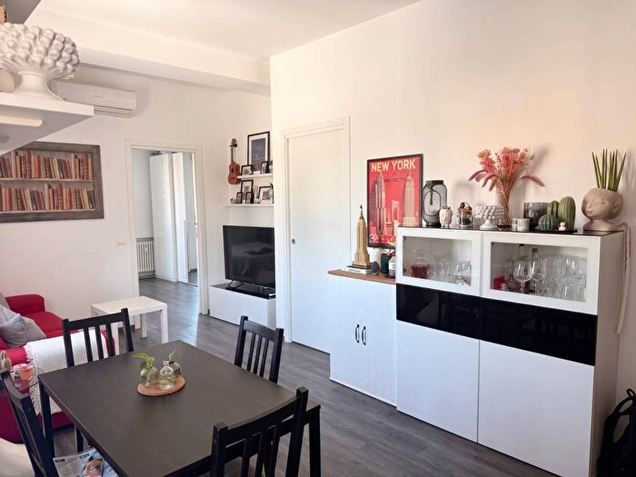 Appartamento bilocale in affitto in Via Simone Saint Bon, Inganni, Milano