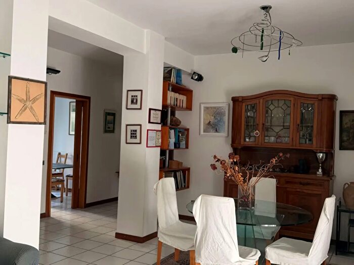 Appartamento con 5 locali in vendita in Via Tibaldi, Ancona