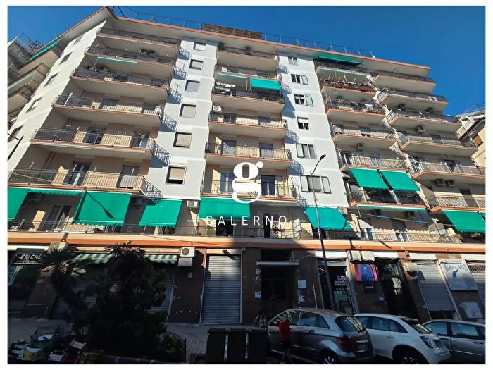 Appartamento quadrilocale in vendita in Via Francesco Prudente, Salerno