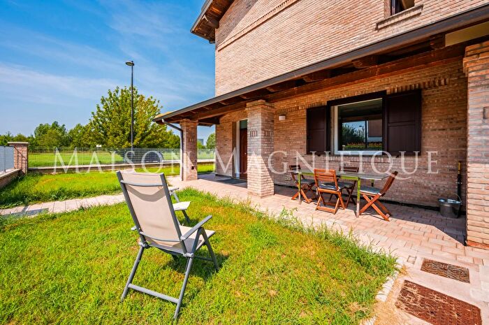 Casa con 8 locali in vendita in Via Ilaria Alpi, Bentivoglio