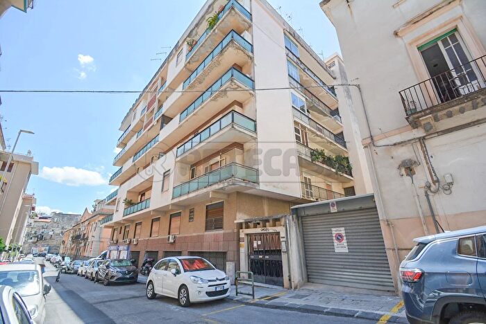 Appartamento quadrilocale in vendita in Via Francesco Todaro, Messina