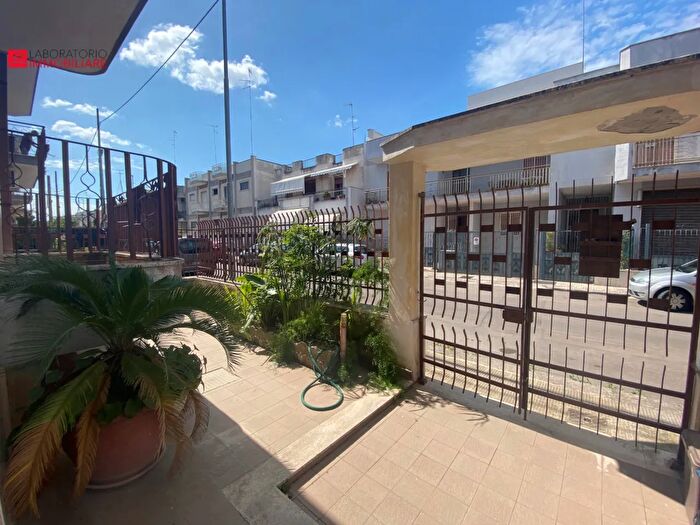 Casa trilocale in vendita in Via Storella, Lecce
