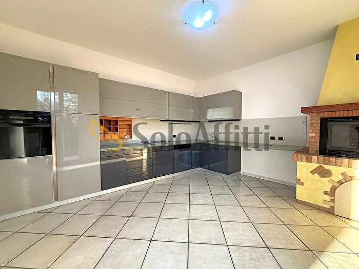 Casa con 10 locali in affitto in Via Thomas Alva Edison, Forli