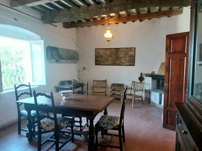 Casa con 6 locali in affitto in Centro, Calci