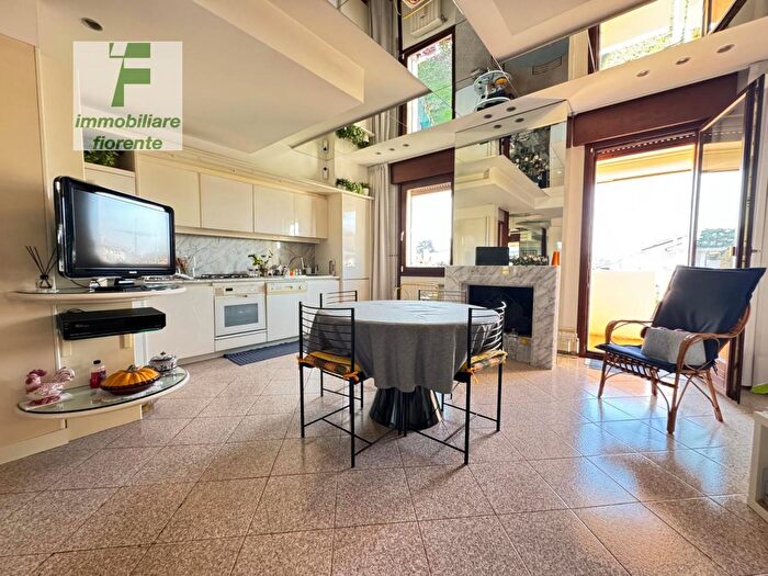 Appartamento trilocale in vendita in Via Corfu, Padova