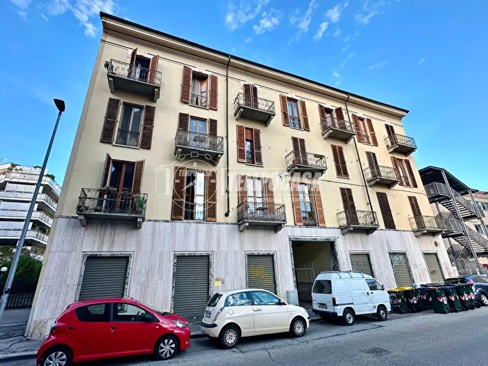 Appartamento bilocale in vendita in Via Modena, Torino