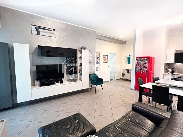 Appartamento trilocale in affitto in Via Amilcare Ponchielli, Monza