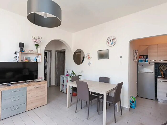 Appartamento trilocale in vendita in Via Nizza Snc, Siniscola