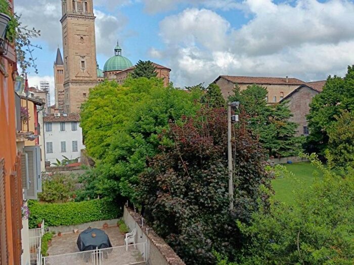 Casa quadrilocale in affitto in Borgo del Correggio, Centro Storico, Parma
