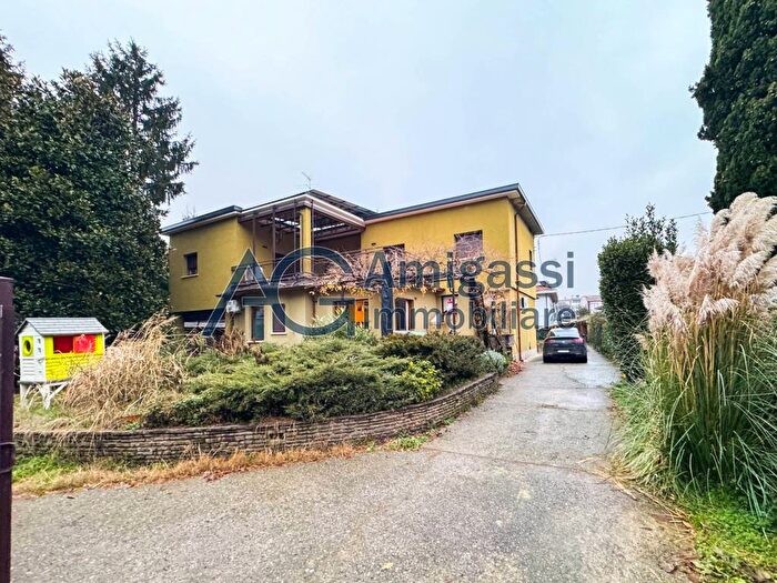 Appartamento con 5 locali in affitto in Via Italia, Seriate