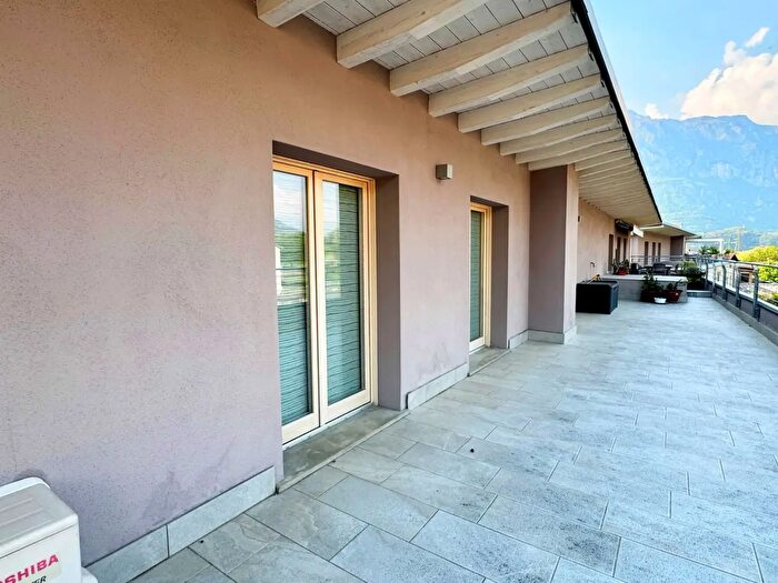 Appartamento con 5 locali in vendita in Via Caduti di Campelli, Gianico