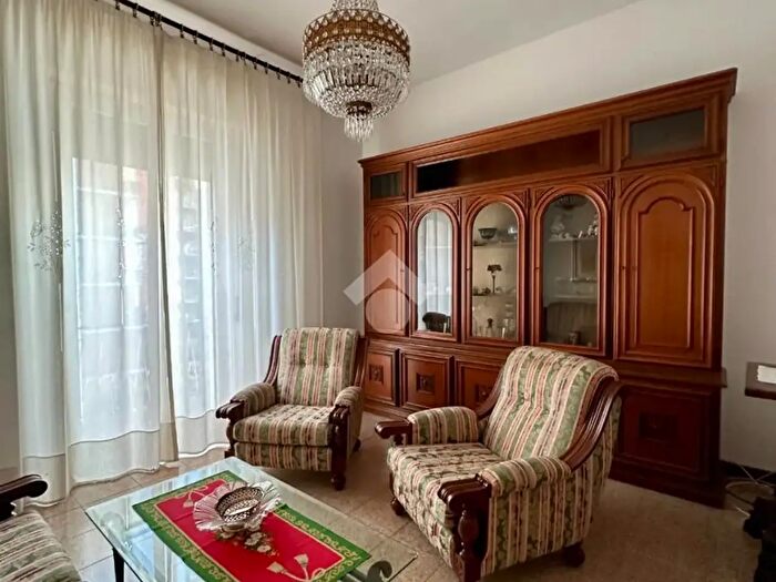 Appartamento con 5 locali in vendita in Via Luigi Negrelli, Verona