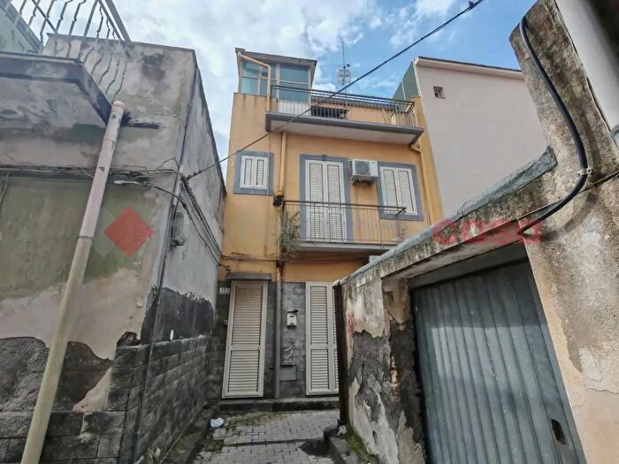 Casa con 6 locali in vendita in Tenente Platania, Motta SantAnastasia