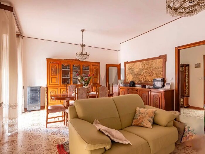 Appartamento con 6 locali in vendita in Viale Santa Panagia, Siracusa