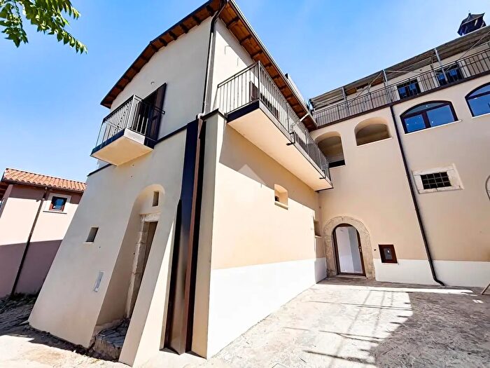 Appartamento bilocale in vendita in Via delle Volpi, L'Aquila