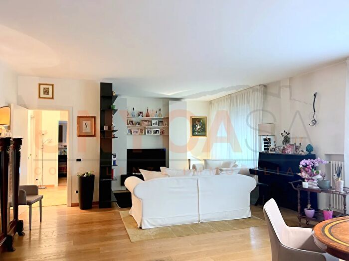 Appartamento quadrilocale in vendita in Via degli Zabarella, Padova