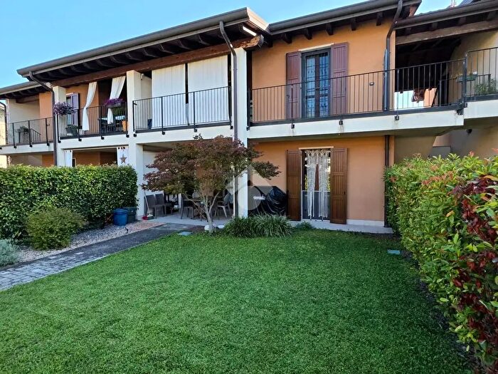 Appartamento trilocale in vendita in Via Sarca, Valeggio Sul Mincio