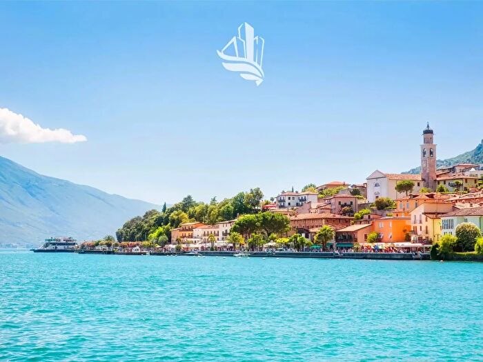 Casa con 5 locali in vendita in Via M Sammicheli, Garda