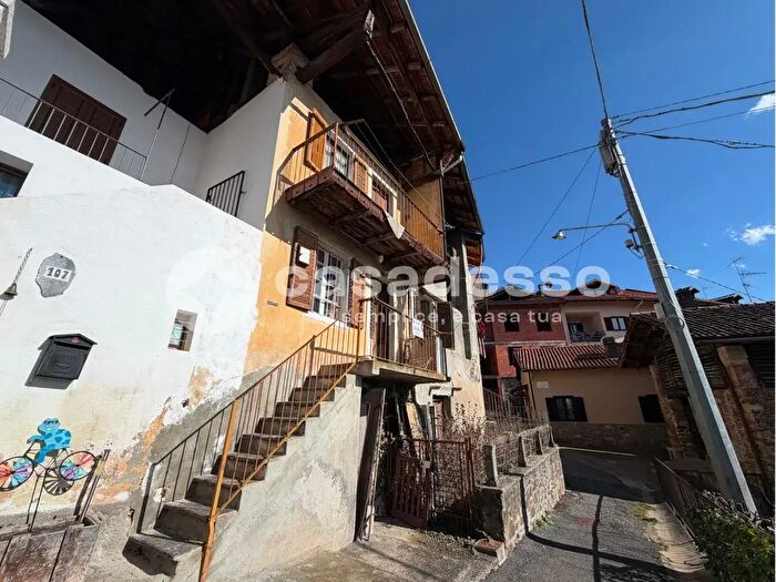 Casa quadrilocale in vendita in Localita Rastiglione, Valduggia